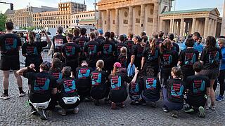 Lauftem des Vöbb vor dem Brandenburger Tor beim Firmenlauf