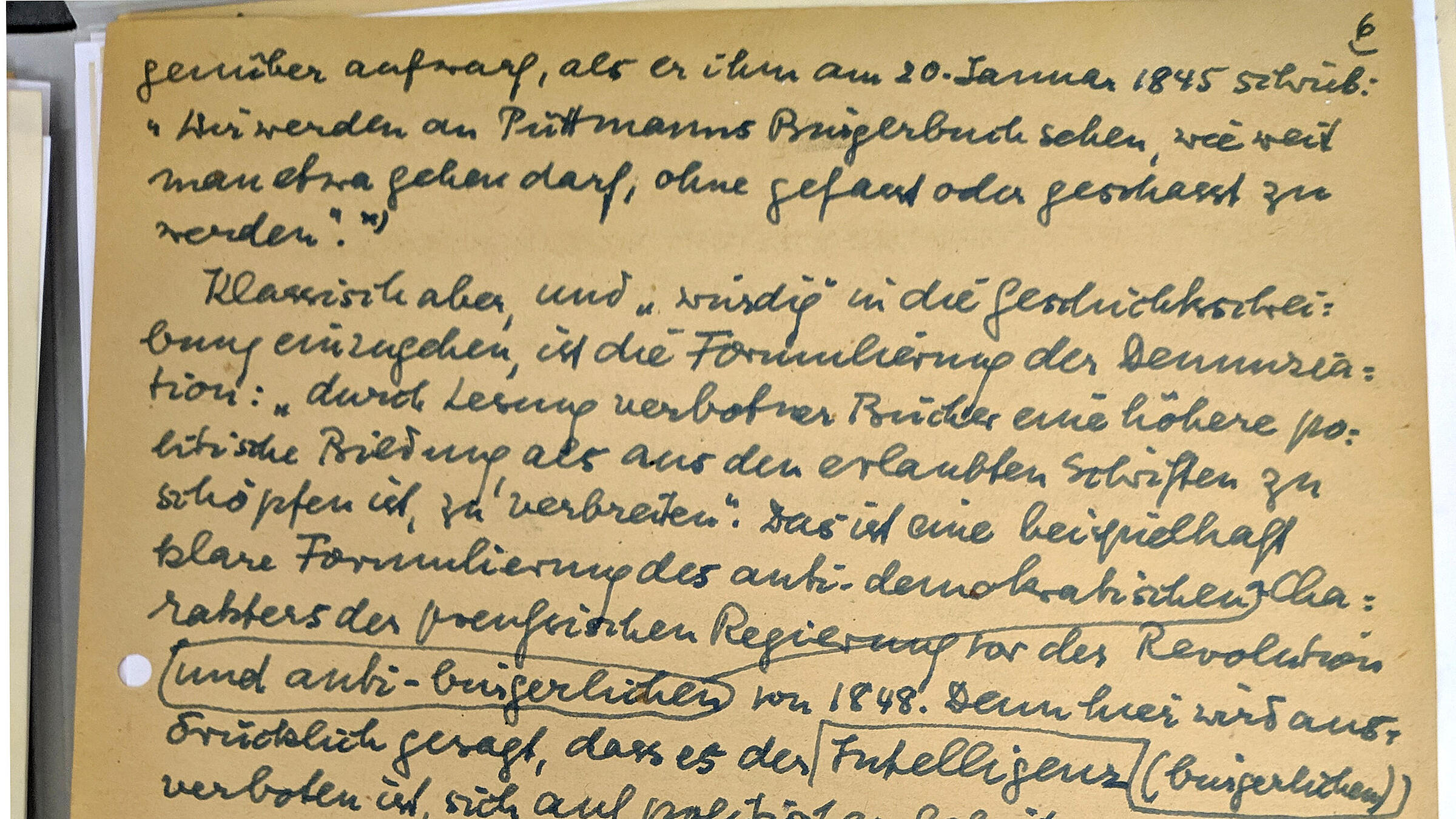 Vergiblte Seite voller Handschrift von Jürgen Kuczynski