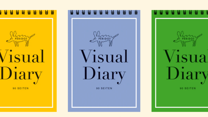 3 verschiedenfarbige Buchcover jeweils mit einem abgebildeten gezeichneten Hund und dem Text "Visual Diary"