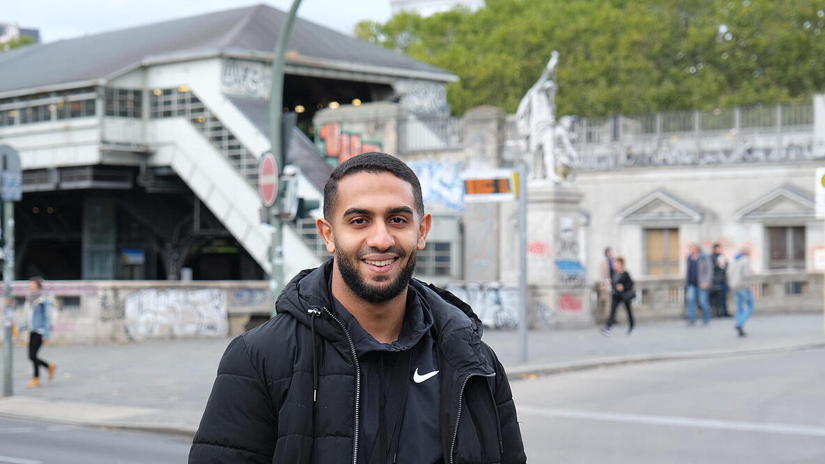 Portraitfoto des Streetworkers Youssef Sakran