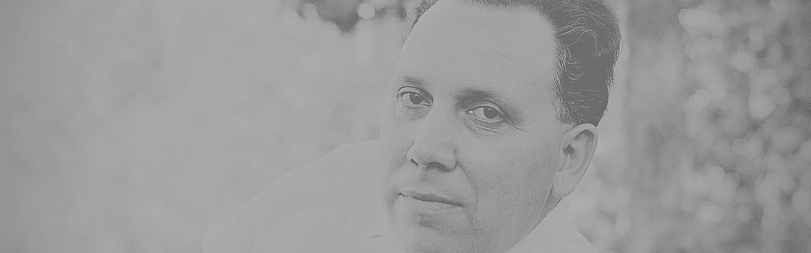 Porträt von Johannes Bobrowski in schwarzweiß