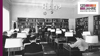 Schwarz-weiß Foto vom Lesesaal der Berliner Stadtbibliothek